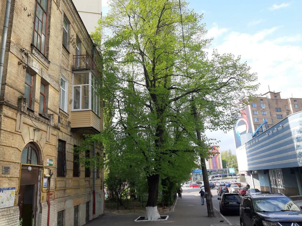 1 Stop From Railway Station Apartman Kijev Kültér fotó